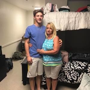 Meet your Posher, Sara